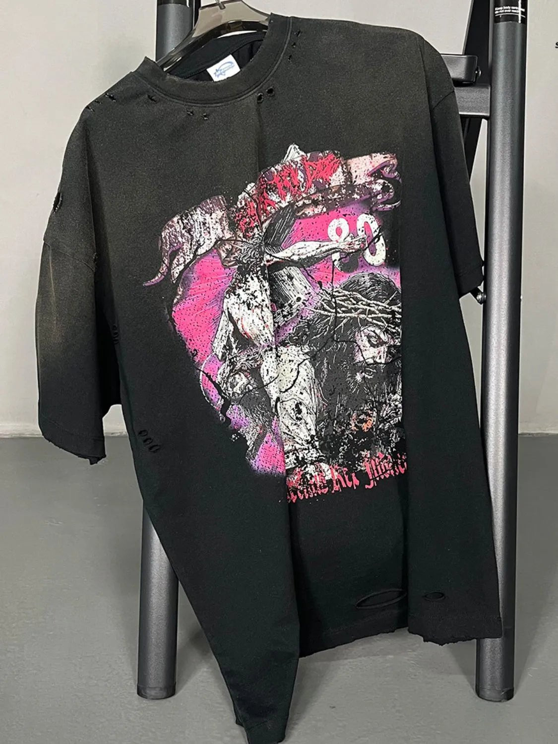 Men's Distressed Detail Round Neck Graphic T-Shirt - Ramm Clothing Ink